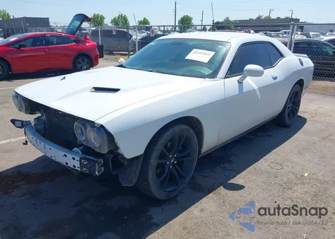 2018 Dodge Challenger Sxt z USA, uszkodzony, nr VIN 2C3CDZAG2JH178852